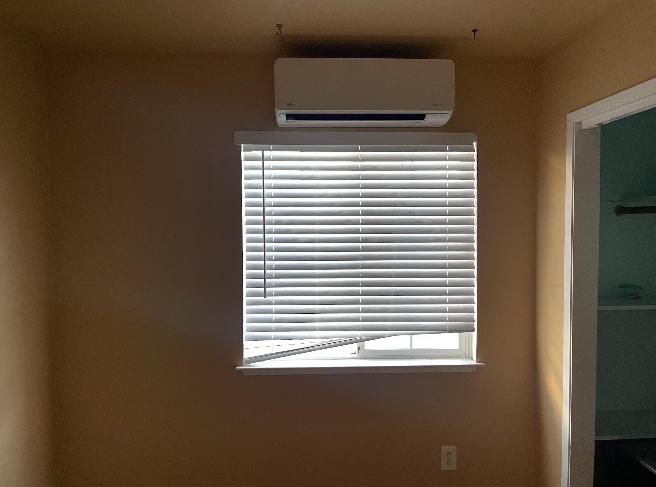 Indoor mini split head
