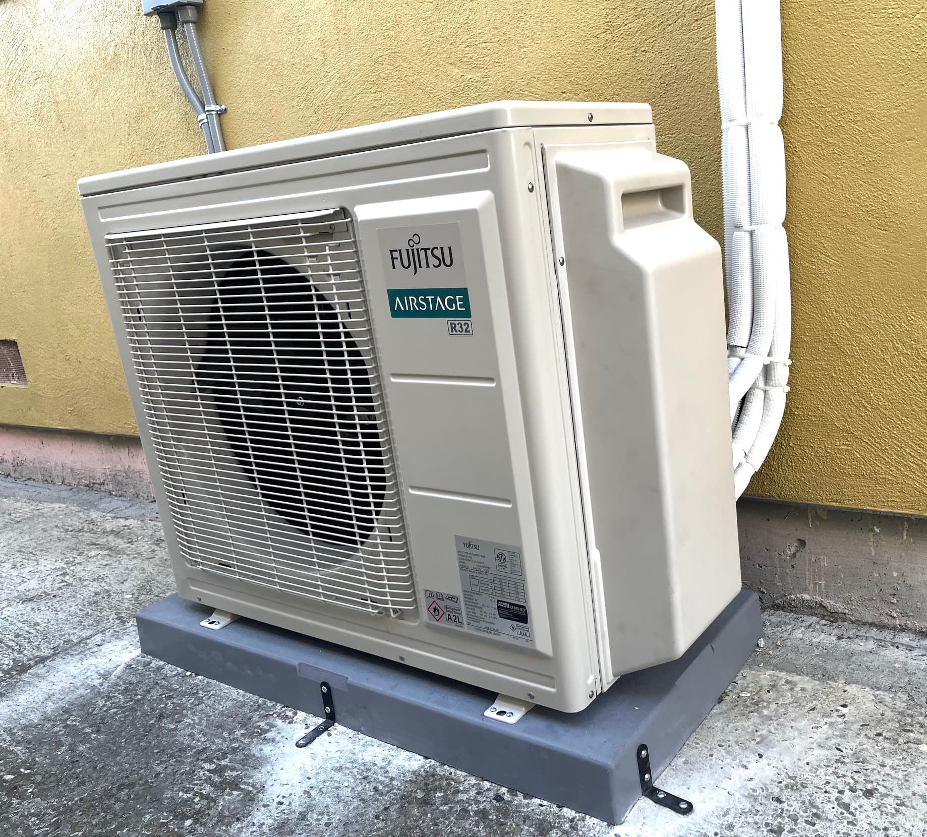 Multi-head outdoor condenser unit